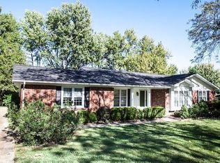 804 Rotherham Dr, Ballwin, MO 63011