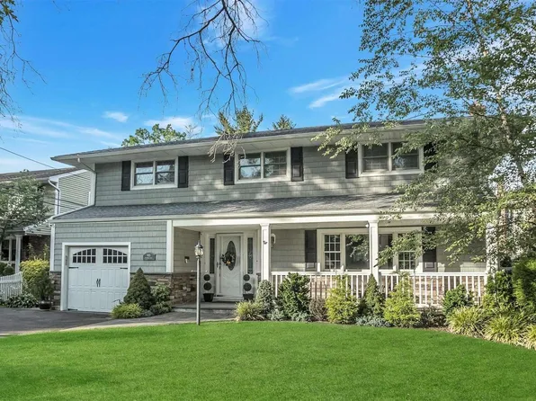 905 Madison Place, Merrick, NY 11566