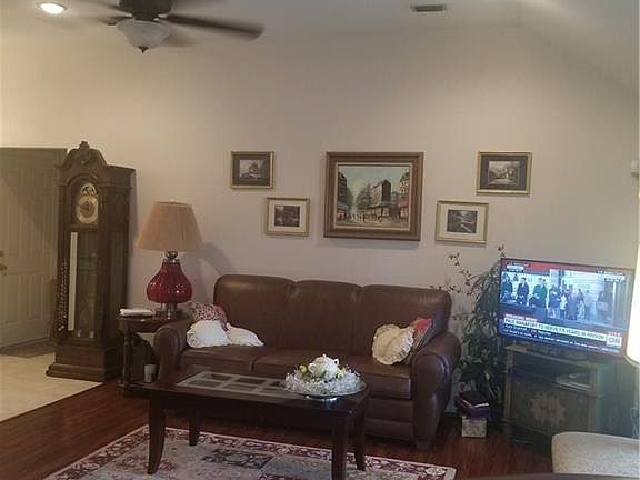 4th image of 3021 Eagle Ave