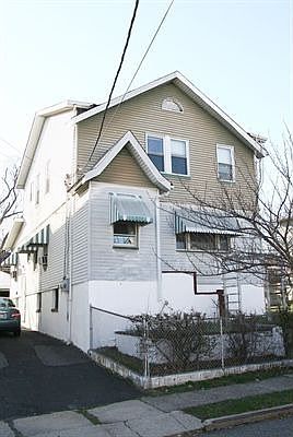 2nd image of 31 Columbus Ave