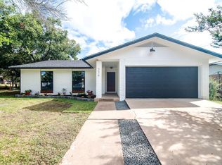 326 Glenmoor Dr, Fredericksburg, TX 78624