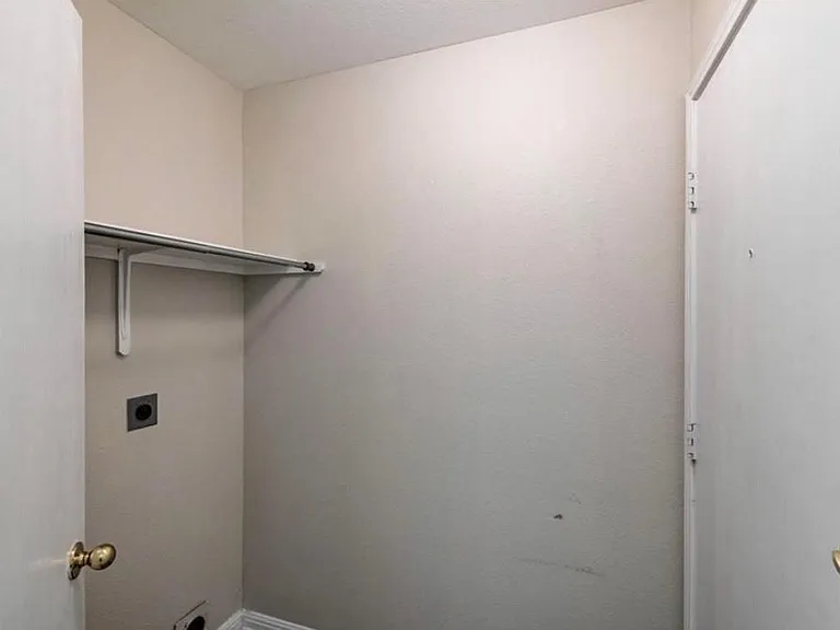16712 Hamilton Point Cir — Photo 17