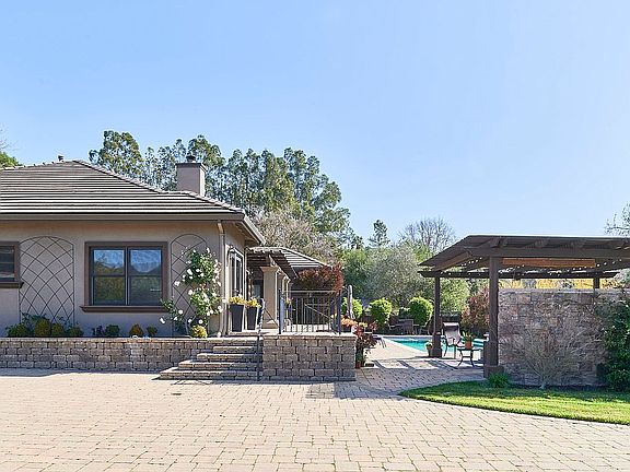 2nd image of 829 Vine Hill Way