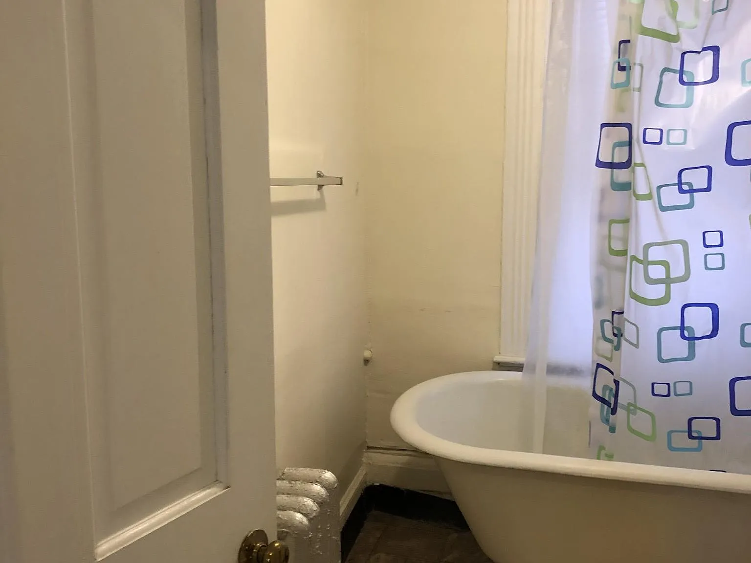 2 bed, 600 sqft, $4,000 — Photo 3