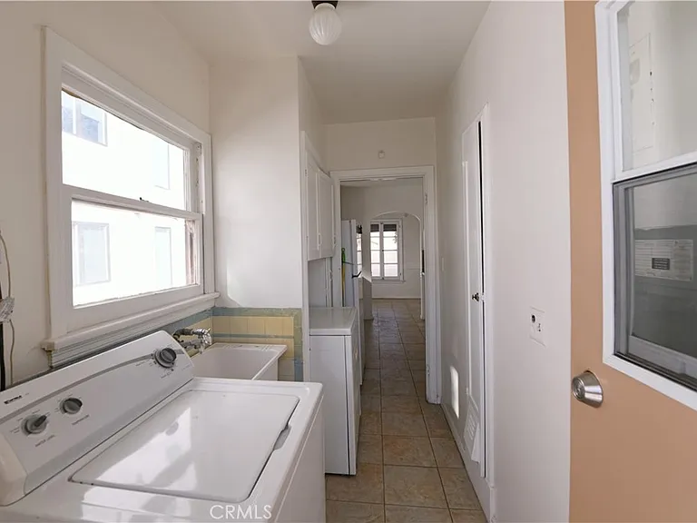 915 S Le Doux Rd — Photo 19