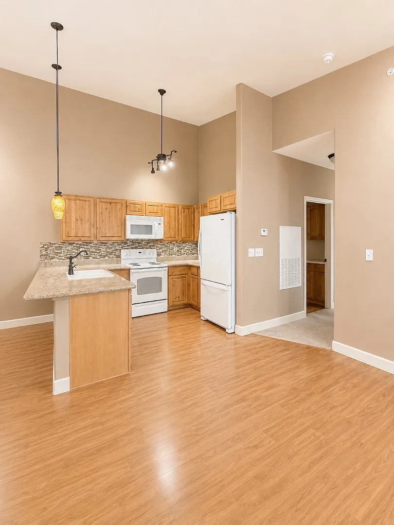 6800 Spurwing Loop - 6800 N Spurwing Loop # 304 Coeur D' Alene Idaho 83815 — Photo 2