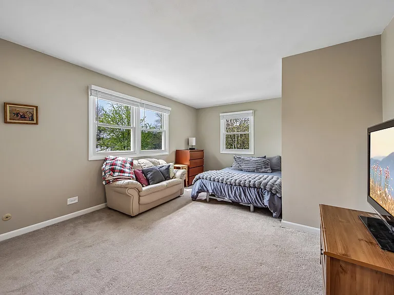 1111 Sara Ln — Photo 30