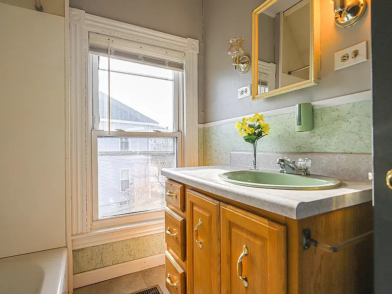 376 Preble St #1 — Photo 5