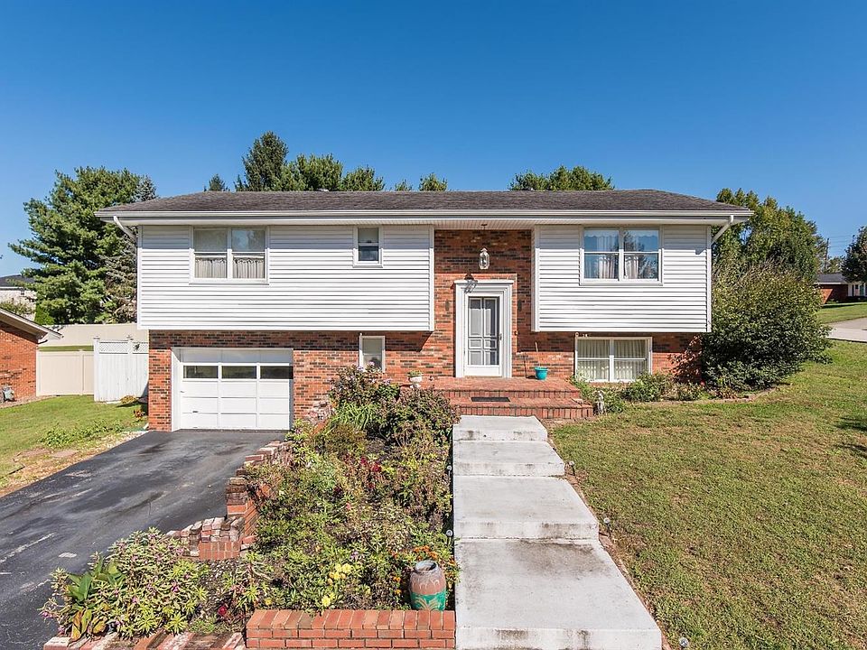 1st image of 601 Brookmede Dr