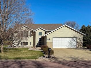145 Trail Ridge Rd, Brookings, SD 57006
