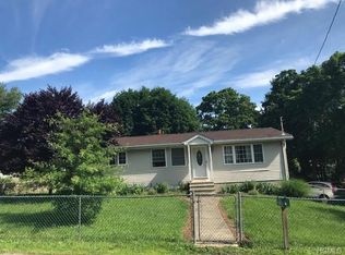 8 Haight Dr, New Windsor, NY 12553