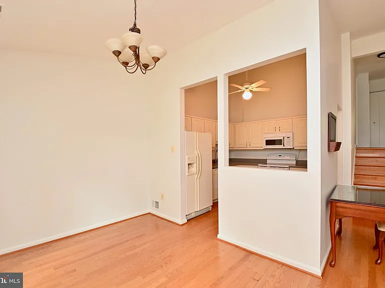 10048 Wood Sorrels Ln — Photo 11