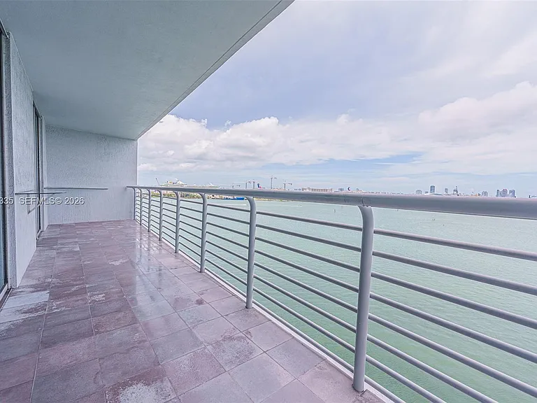 335 Biscayne Blvd #1009 — Photo 7