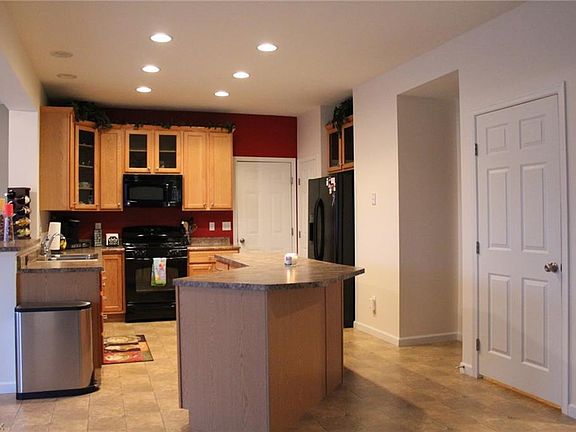 2nd image of 1914 Springside Cir