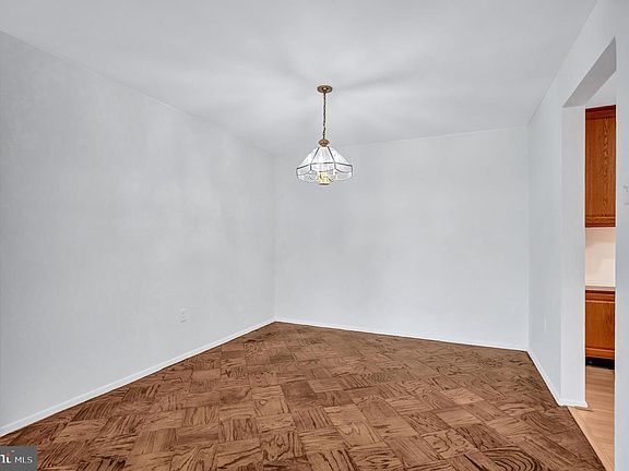 5th image of 5301 Westbard Cir APT 429