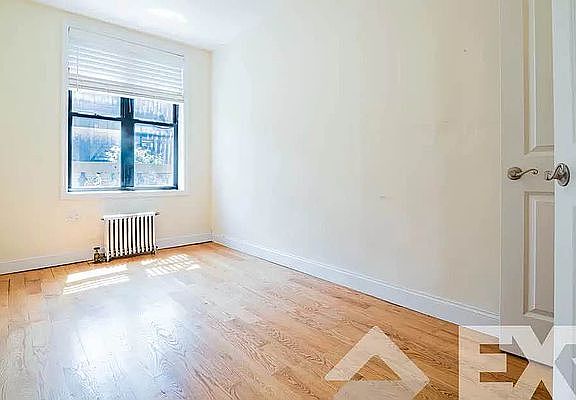 5th image of 1131 President St APT 1B