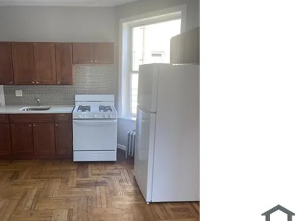 652 Soundview Ave, Bronx, NY 10473