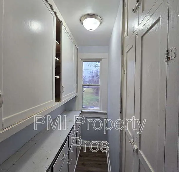 3111 W Walnut St — Photo 3