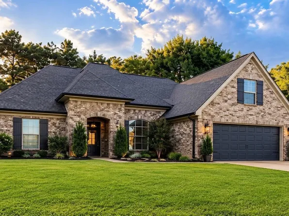 104 Creekside Dr, Senatobia, MS 38668