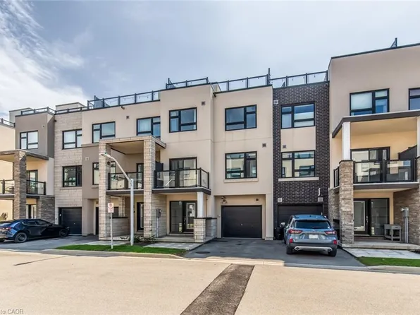 1121 Cooke Blvd #32, Burlington, ON L7T 0C3