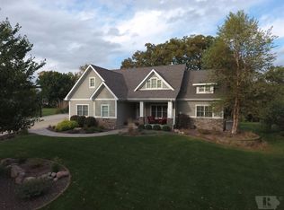 11142 Oak Ridge Rd, Burlington, IA 52601