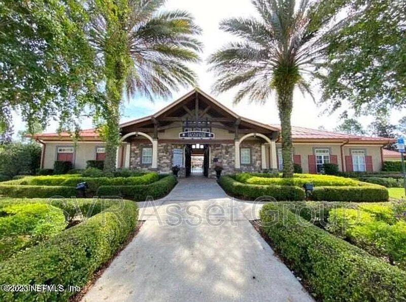 3 bed, 2.5 bath, 1817 sqft, $1,999 — Photo 1