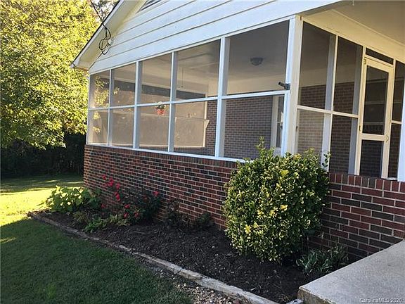 3rd image of 2241 Horseshoe Acres Dr