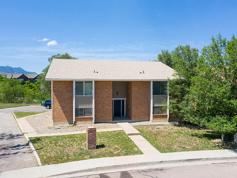 1140 Holli Springs Ln #D — Photo 22