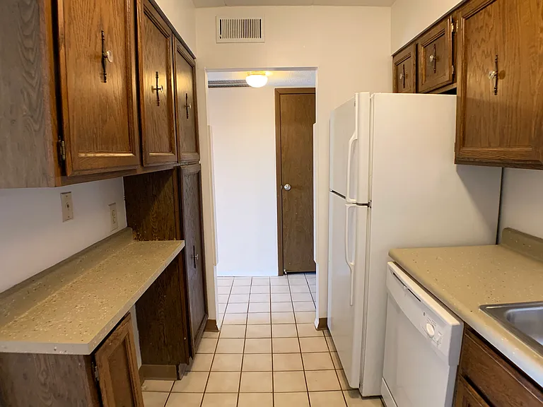 Indian Lookout Apartments — Photo 26