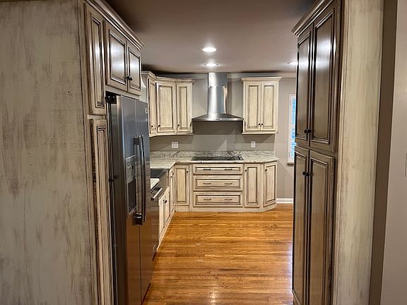 5th image of 8020 Lennox Dr