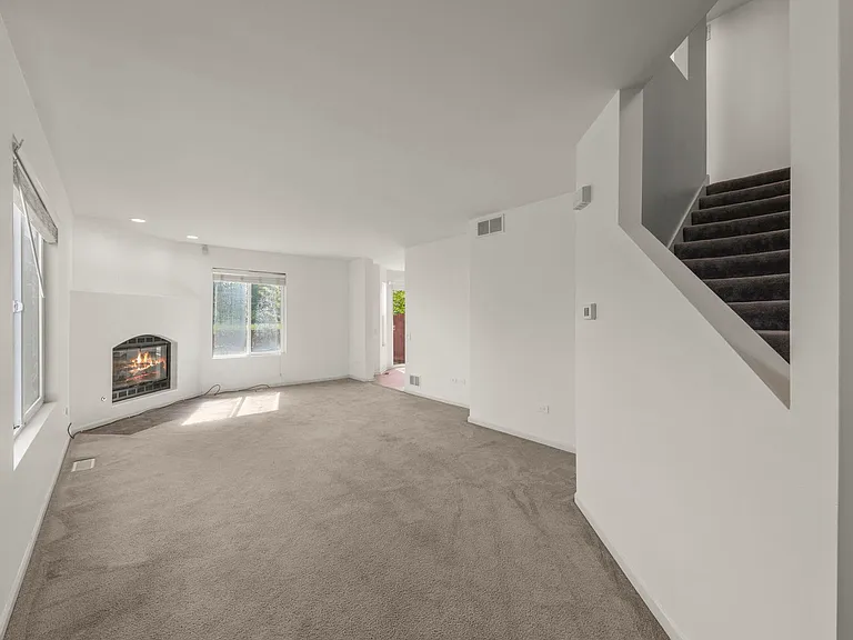 2430 Caton Crest Ct — Photo 3