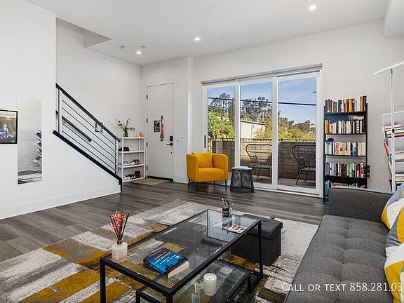 5th image of 1055 32nd St Unit 10