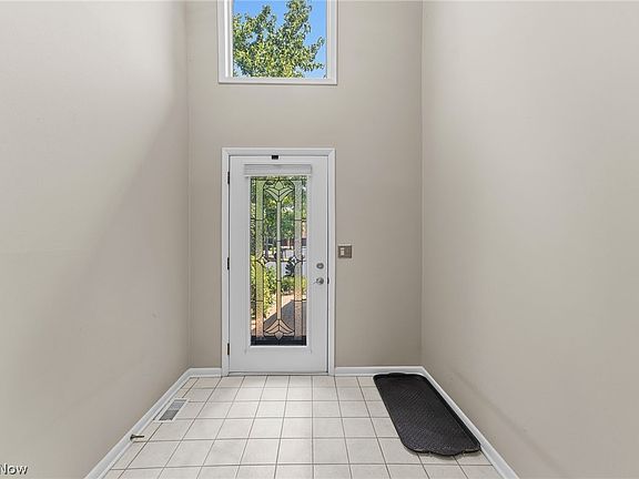 3rd image of 25818 Fairmount Blvd