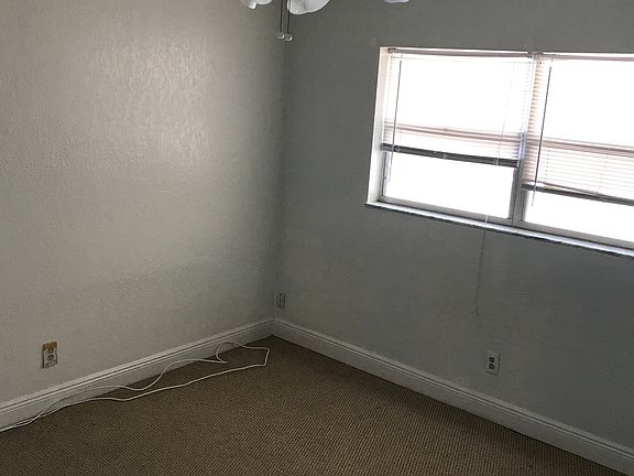 4th image of 961 NW 45th St