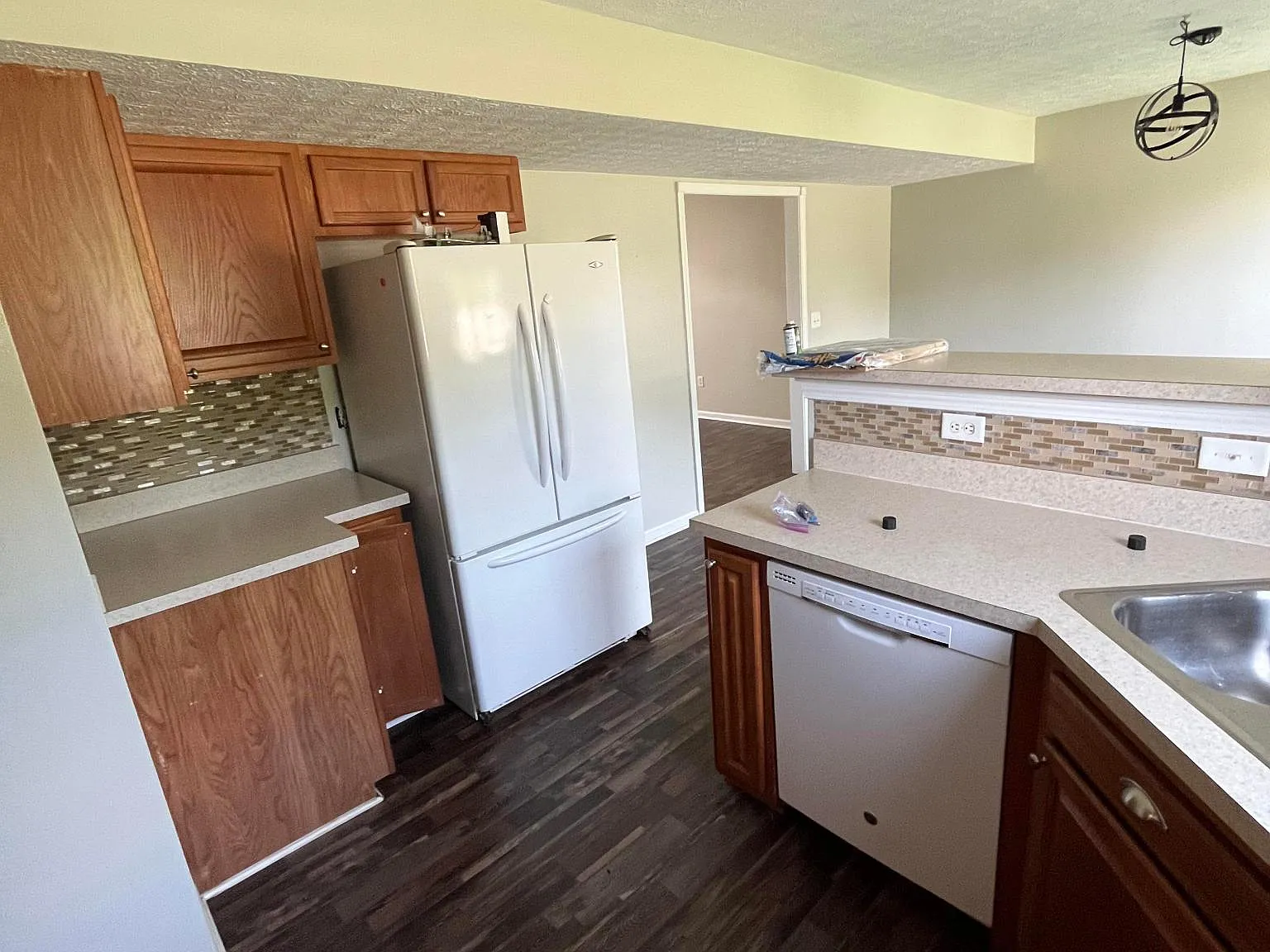 3 bed, 2.5 bath, 1784 sqft, $2,090 — Photo 3