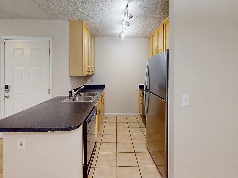 Altamira Place Apartment Homes — Photo 69