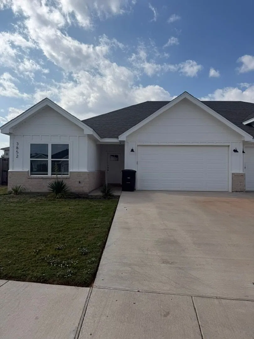 3852 Kala — Photo 1