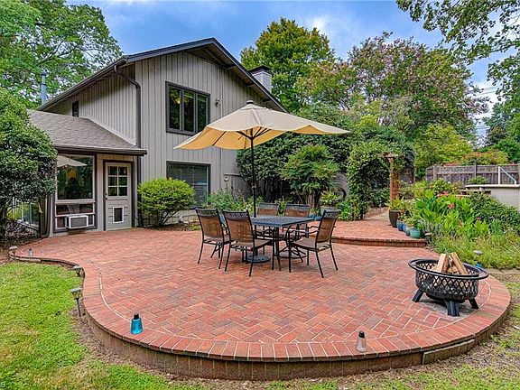 3rd image of 2854 Robinhood Rd