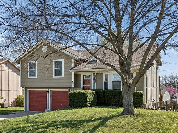 3rd image of 7521 N Stark Ave