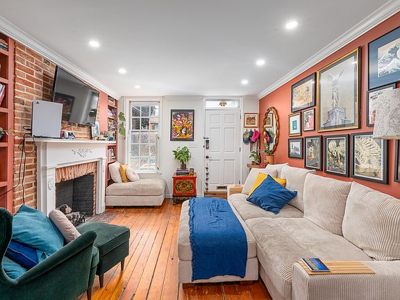 4th image of 1005 Light St