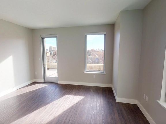 5th image of 1627 N Pearl St