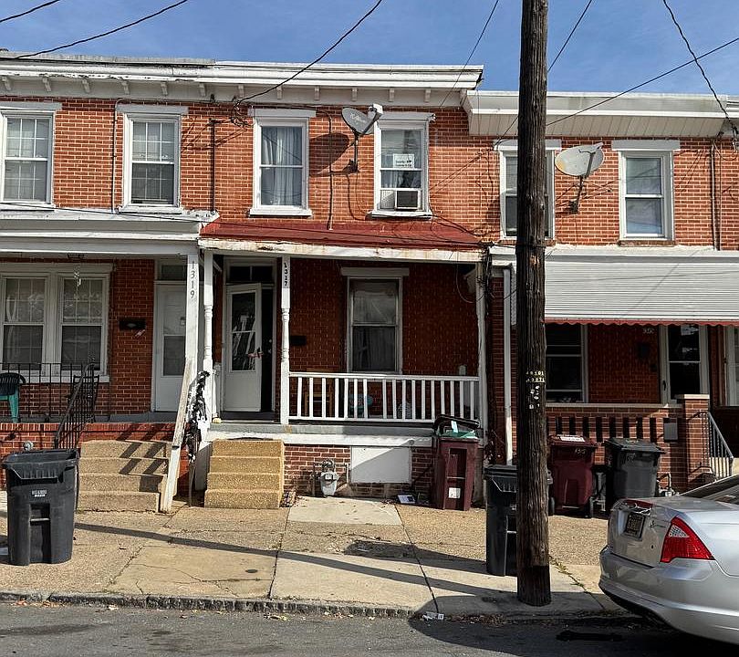 2nd image of 1317 Chestnut St