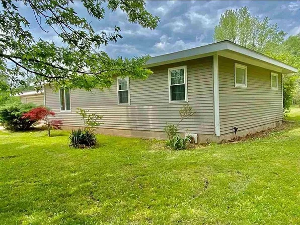 2604 W Knox Rd, Beaverton, MI 48612