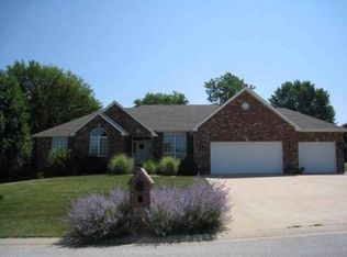 1317 Edinburgh Dr, Quincy, IL 62305