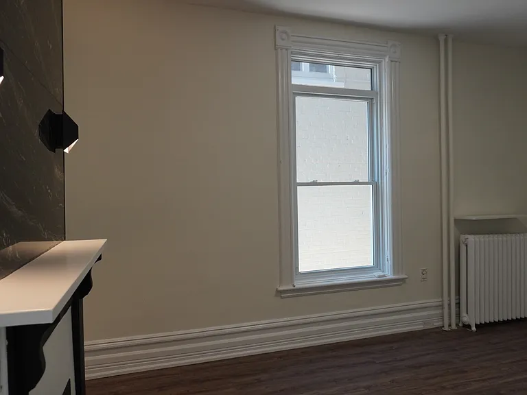 455 Besserer St — Photo 9