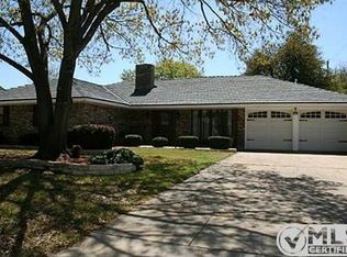 1024 Byron Ln, Arlington, TX 76012