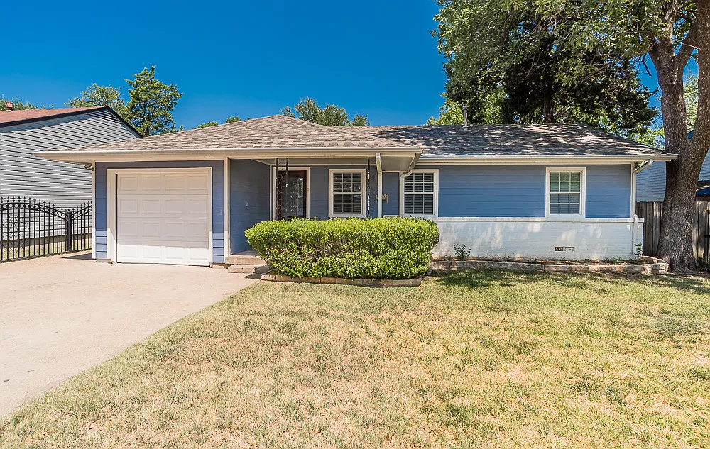 3 bed, 1.5 bath, 1116 sqft, $2,450 — Photo 1