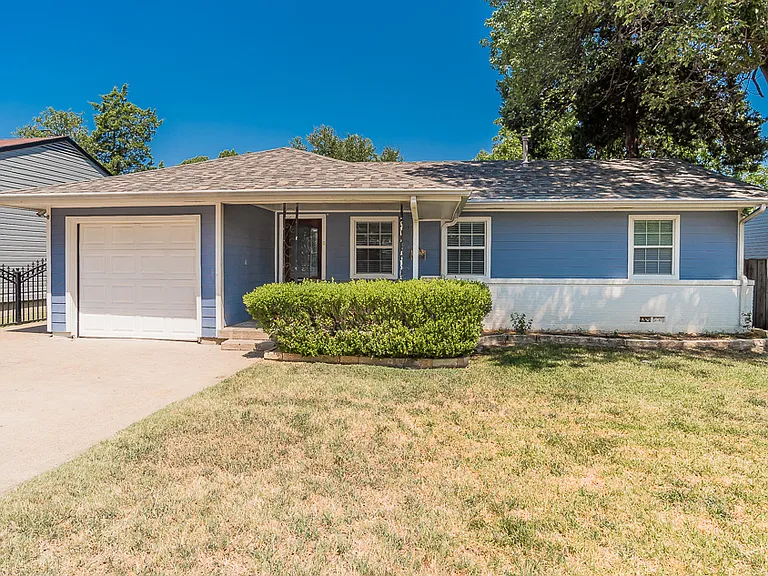 3039 Grayson Dr — Photo 1