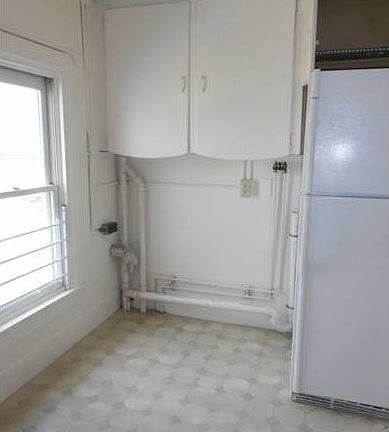 Kitchen / Laundry Area