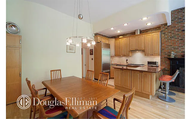 Sold by Douglas Elliman | media 17